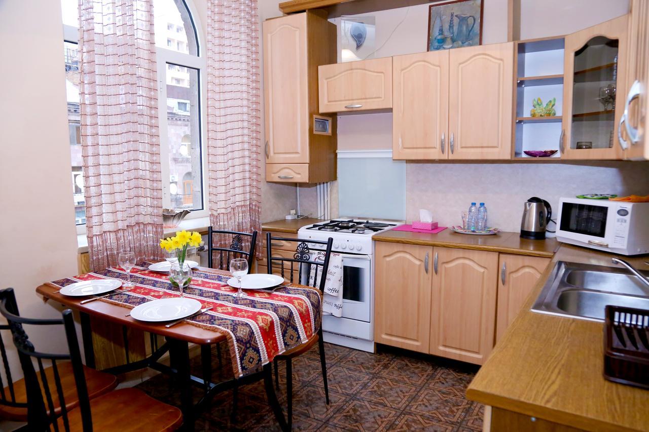 Apartment On 11 Amiryan Street Erivan Exterior foto