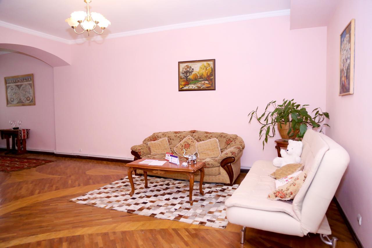 Apartment On 11 Amiryan Street Erivan Exterior foto