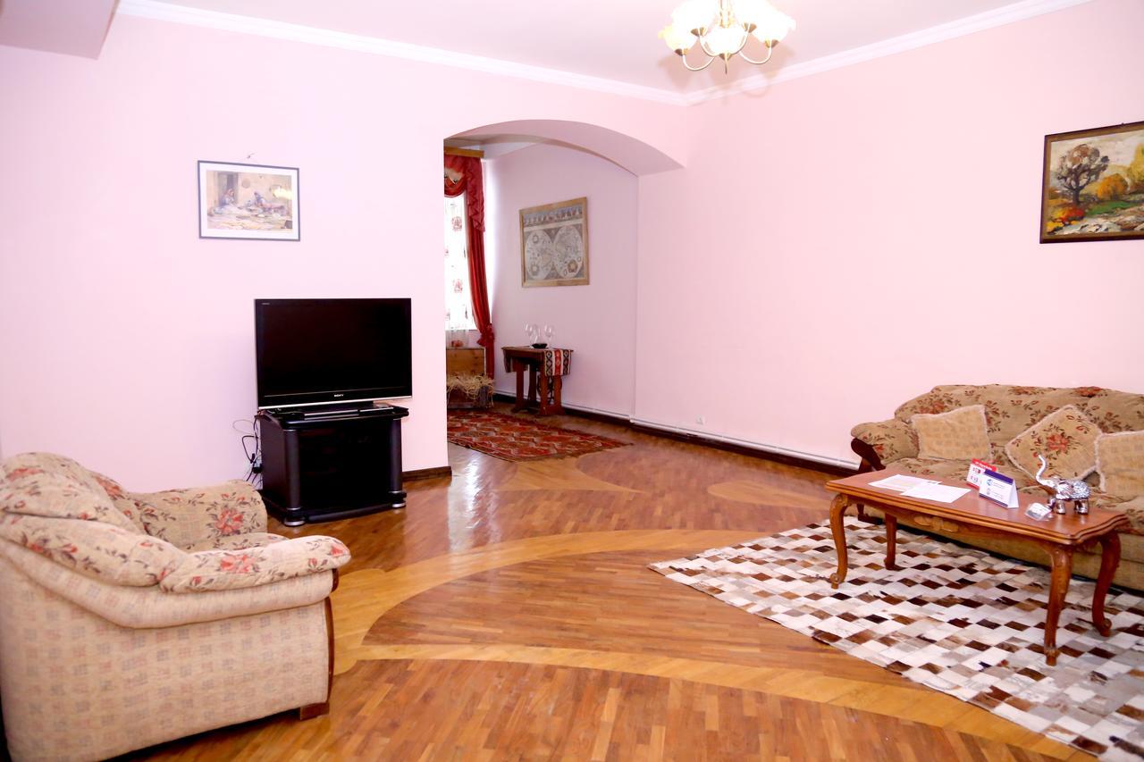 Apartment On 11 Amiryan Street Erivan Exterior foto
