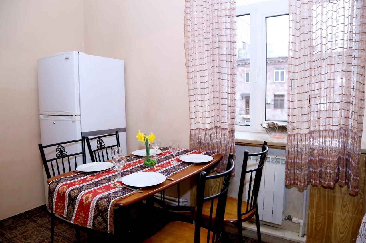 Apartment On 11 Amiryan Street Erivan Exterior foto